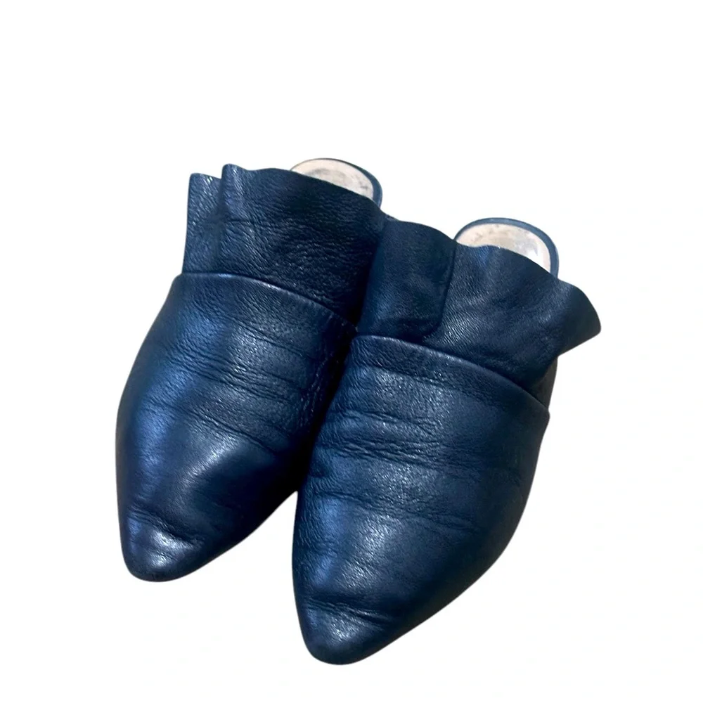 Free People Sienna Leather Ruffle Pointed Toe Flat Mules Black Womens Size 6.5 - Picture 2 of 7